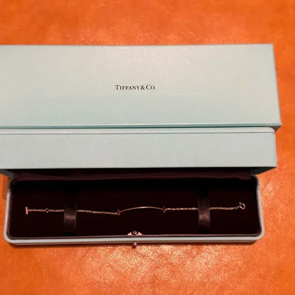 Tiffany & Co. Smile Bracelet in Rose Gold - Picture 3 of 5